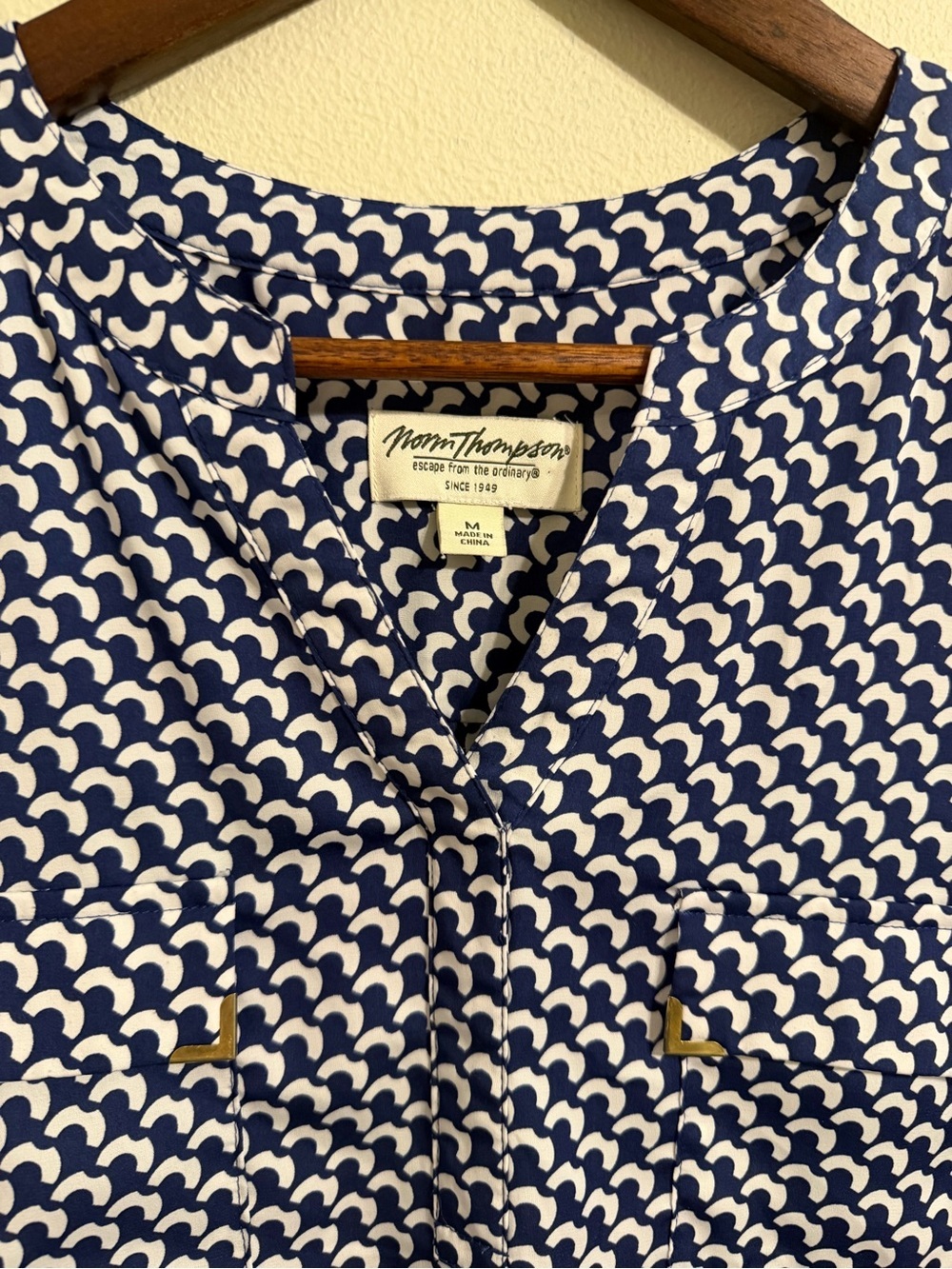 Norm Thompson Blue White Geometric Print Long Sleeve Blouse Top Medium - Picture 5 of 10